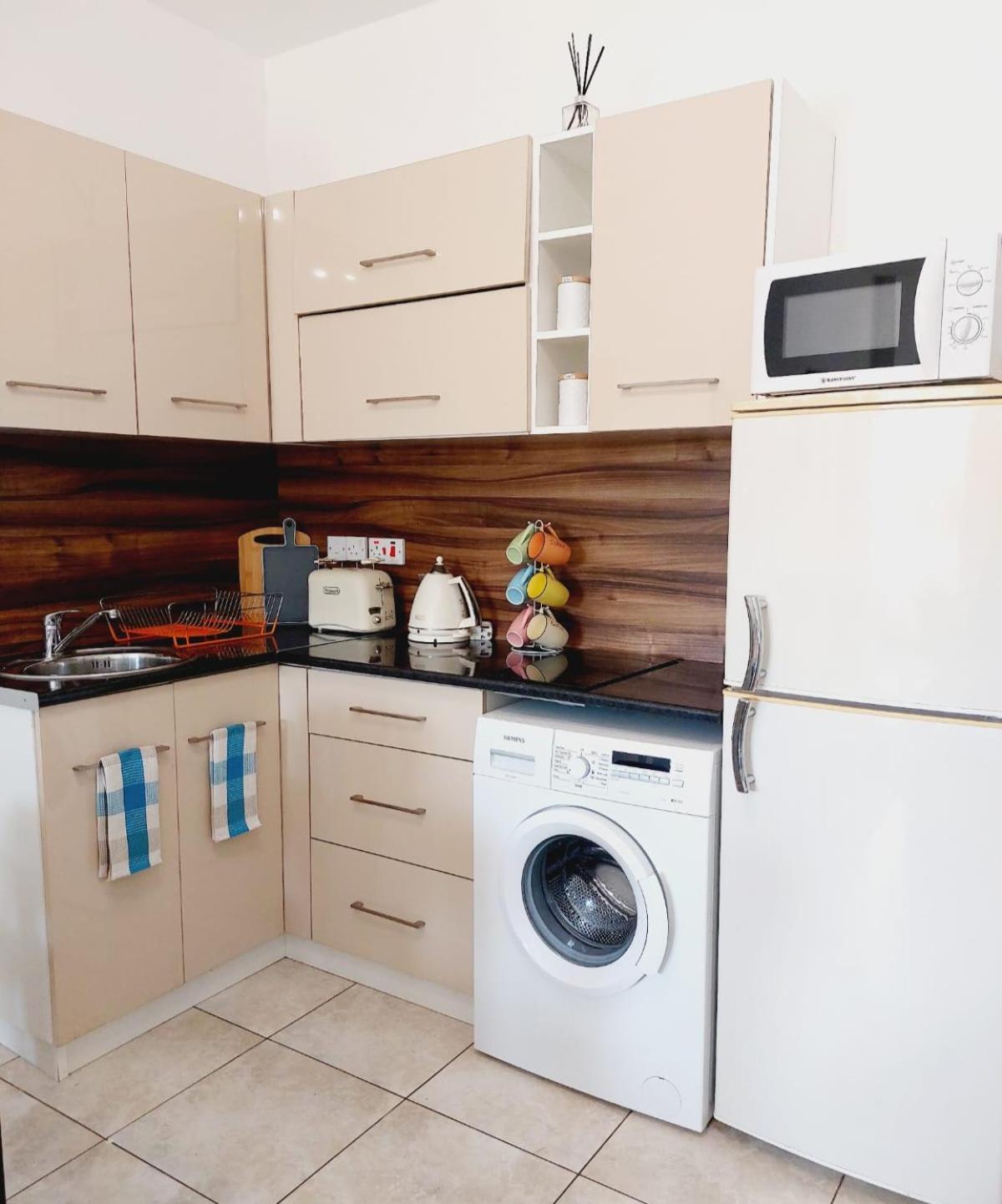 Joanne'S Cosy 1 Bdrm Apt パ フォス エクステリア 写真